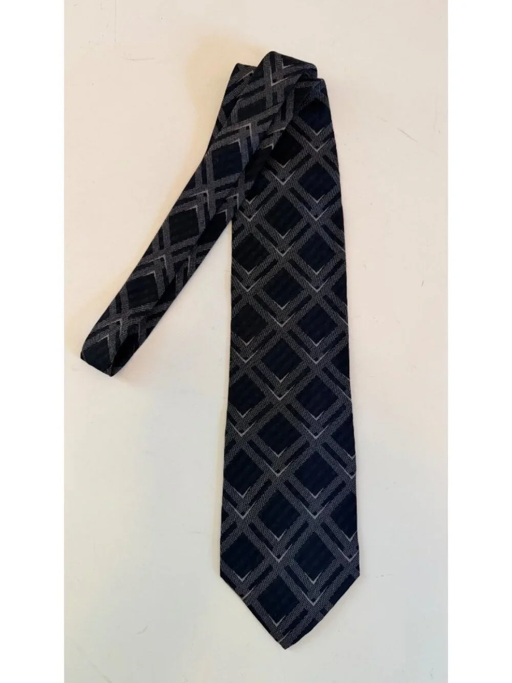 Giorgio Armani Cravatte 100% Silk Tie Black Gray Diamond Pattern Made In Italy